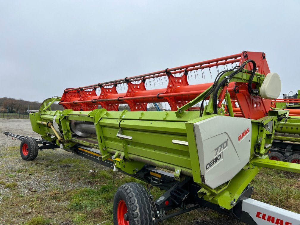 Schneidwerk typu CLAAS CERIO 770, Gebrauchtmaschine v ORLEIX (Obrázek 2)