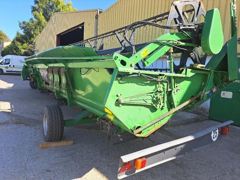 Schneidwerk van het type John Deere 630R, Gebrauchtmaschine in VOUZIERS (Foto 2)