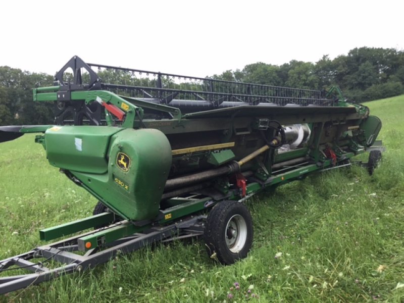 Schneidwerk of the type John Deere 630R, Gebrauchtmaschine in MONTIGNY LE ROI (Picture 1)