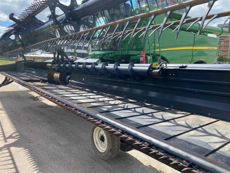 Schneidwerk des Typs MacDon FD70 12 Meter FlexDraper  John Deere adapter. 12 meter sejlskærebord. To stk til salg, med vogn. Ring til Ulrik på 0045-40255544. Jeg snakker Jysk, tysk og engelsk., Gebrauchtmaschine in Kolding