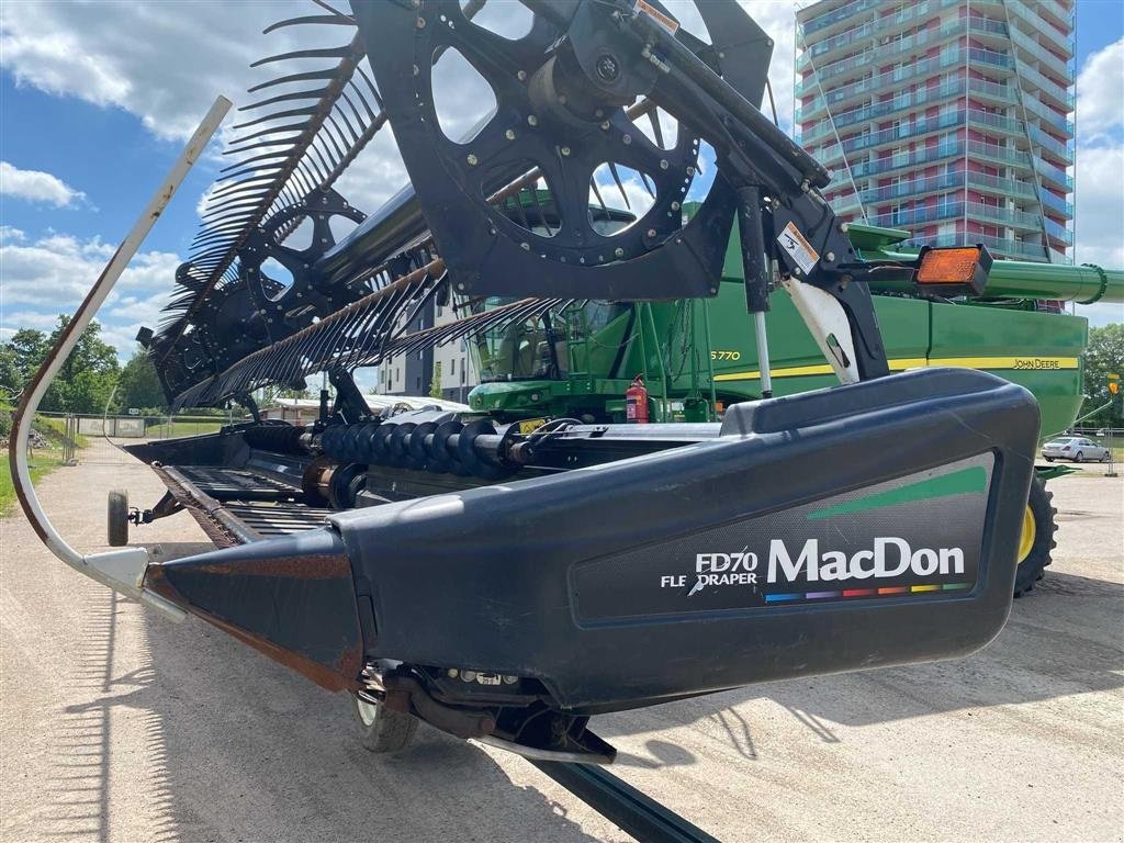 Schneidwerk tip MacDon FD70 12 Meter FlexDraper  John Deere adapter. 12 meter sejlskærebord. To stk til salg, med vogn. Ring til Ulrik på 0045-40255544. Jeg snakker Jysk, tysk og engelsk., Gebrauchtmaschine in Kolding (Poză 3)