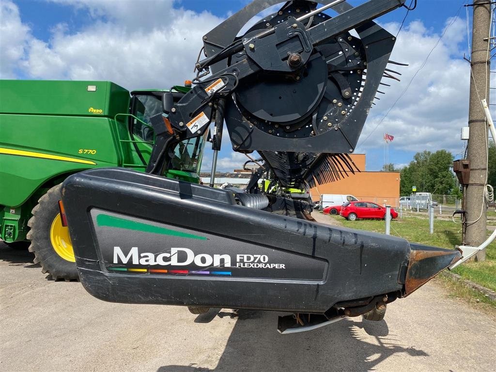 Schneidwerk des Typs MacDon FD70 12 Meter FlexDraper  John Deere adapter. 12 meter sejlskærebord. To stk til salg, med vogn. Ring til Ulrik på 0045-40255544. Jeg snakker Jysk, tysk og engelsk., Gebrauchtmaschine in Kolding (Bild 8)