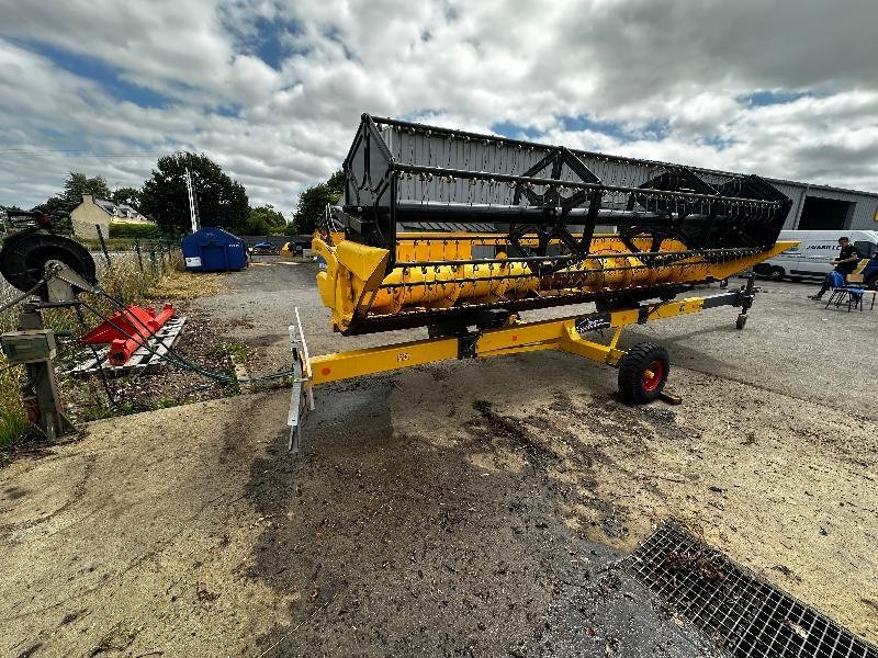 Schneidwerk du type New Holland 5M18, Gebrauchtmaschine en PONTIVY (Photo 1)