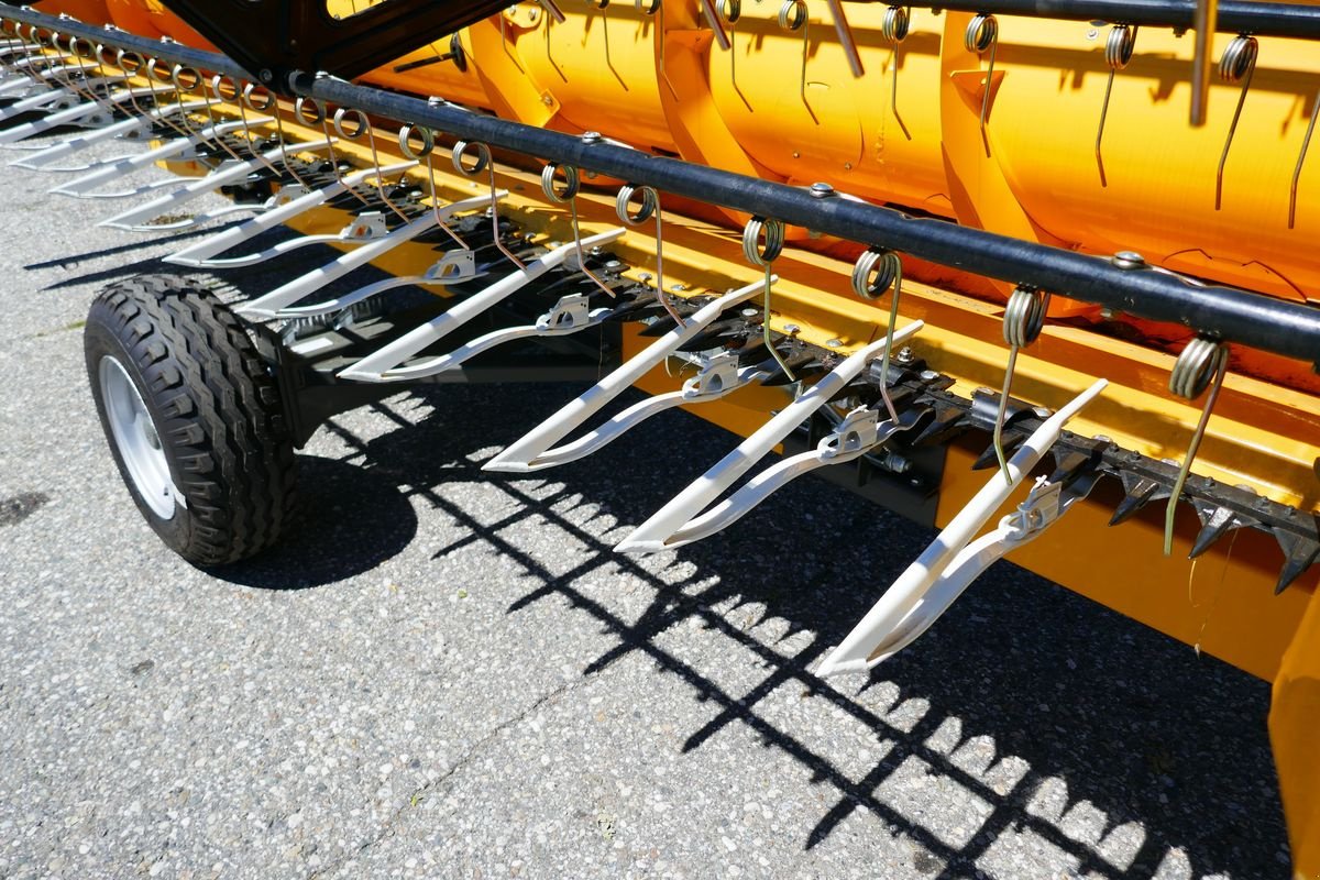 Schneidwerk of the type New Holland 760 CG 4,88 m, Gebrauchtmaschine in Villach (Picture 10)