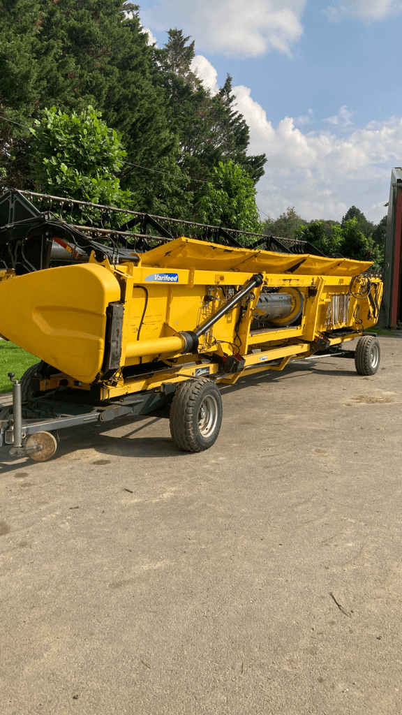 Schneidwerk van het type New Holland 7M62 VARIFEED, Gebrauchtmaschine in TREMEUR (Foto 1)