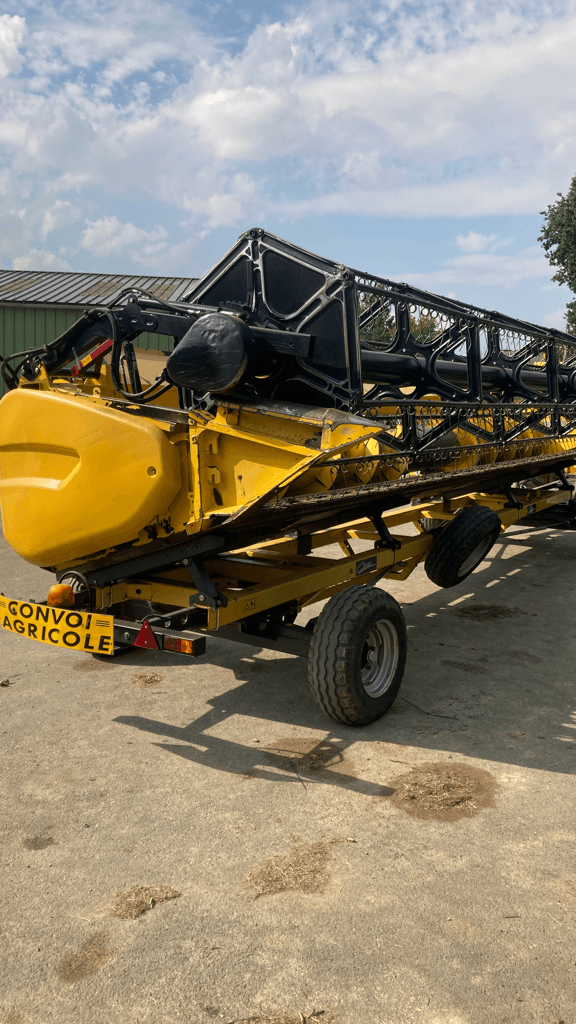 Schneidwerk des Typs New Holland 7M62 VARIFEED, Gebrauchtmaschine in TREMEUR (Bild 4)