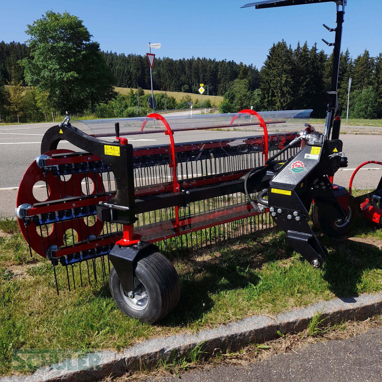 Schwader del tipo BB-Umwelttechnik Clementer 300 F ECO, Neumaschine In St. Märgen (Immagine 1)