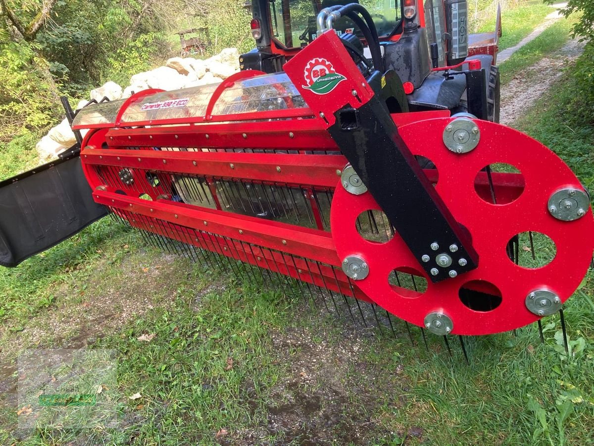 Schwader van het type BB-Umwelttechnik Kammschwader Clementer 330 F ECO, Gebrauchtmaschine in Wartberg (Foto 3)