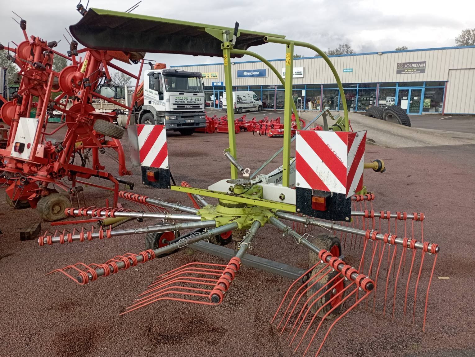 Schwader typu CLAAS Andaineur Liner 420 Claas, Gebrauchtmaschine w LA SOUTERRAINE (Zdjęcie 2)