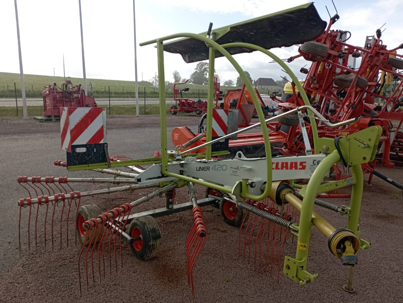 Schwader van het type CLAAS Andaineur Liner 420 Claas, Gebrauchtmaschine in LA SOUTERRAINE (Foto 1)