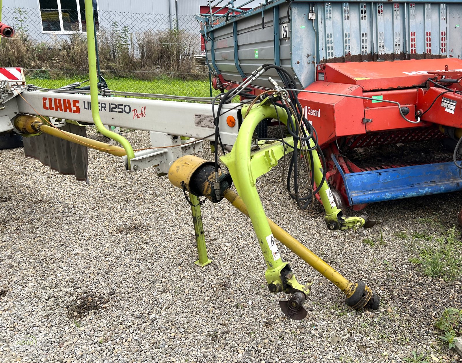 Schwader van het type CLAAS Liner 1250 Profil mit Nachtschwad-Funktion und zweitem Schwadtuch - Seitenschwader, Gebrauchtmaschine in Burgrieden (Foto 2)