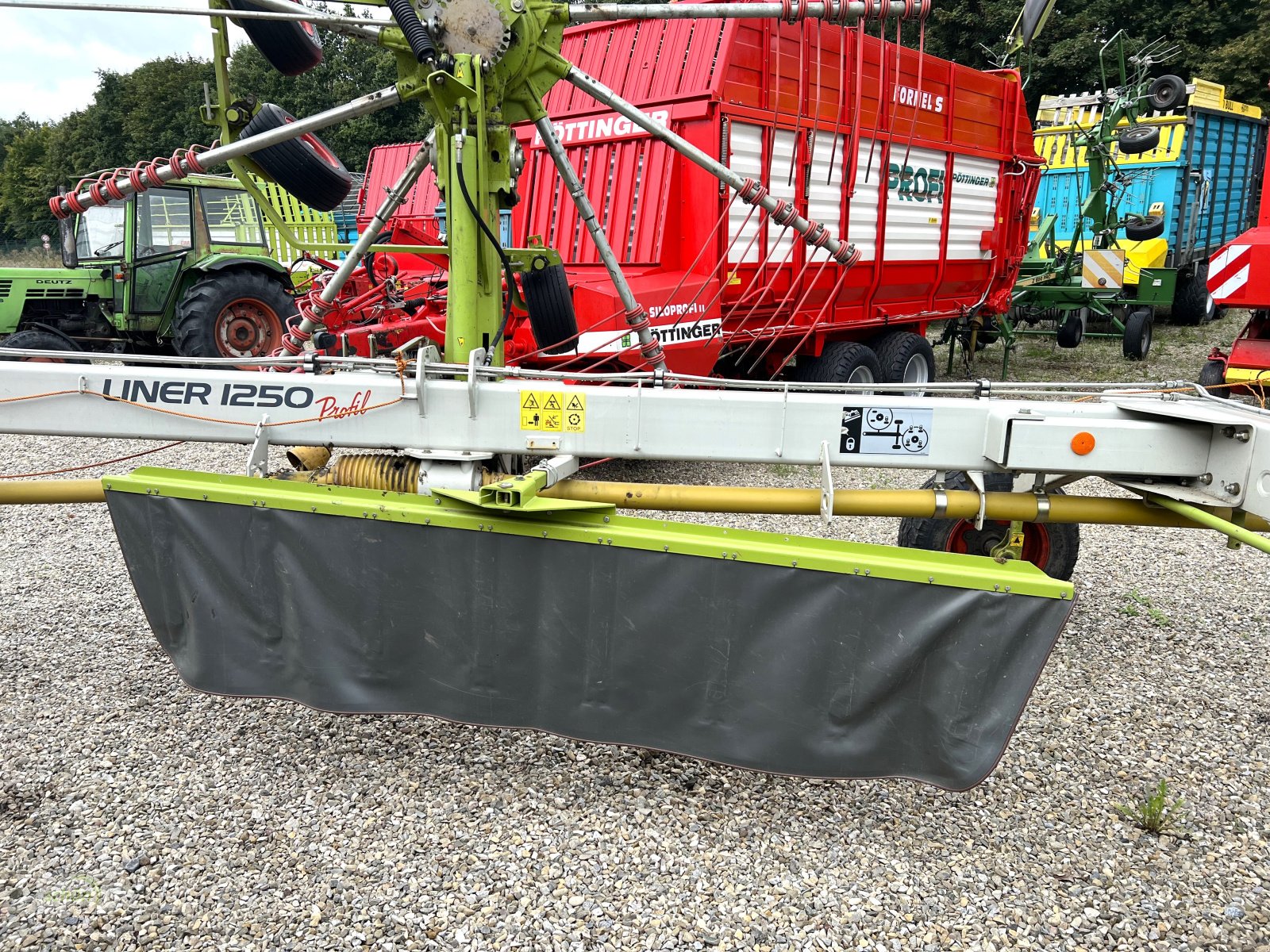 Schwader του τύπου CLAAS Liner 1250 Profil mit Nachtschwad-Funktion und zweitem Schwadtuch - Seitenschwader, Gebrauchtmaschine σε Burgrieden (Φωτογραφία 14)