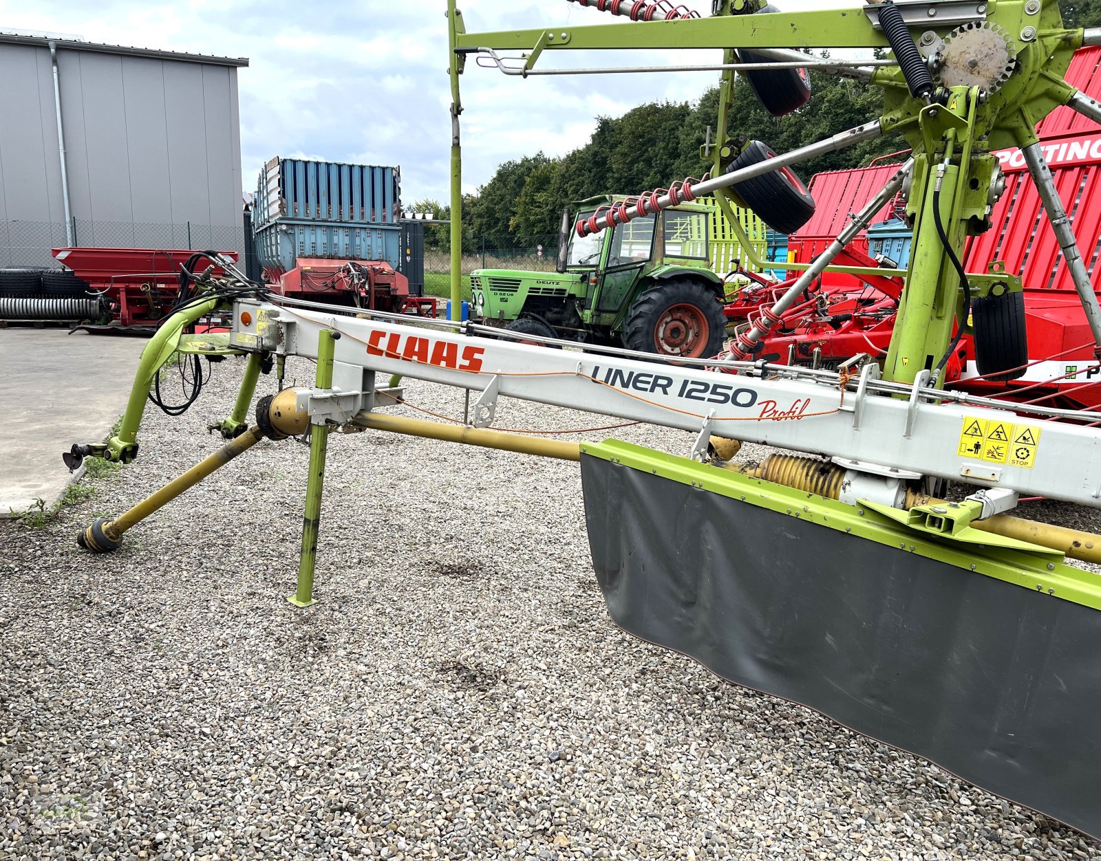 Schwader des Typs CLAAS Liner 1250 Profil mit Nachtschwad-Funktion und zweitem Schwadtuch - Seitenschwader, Gebrauchtmaschine in Burgrieden (Bild 15)