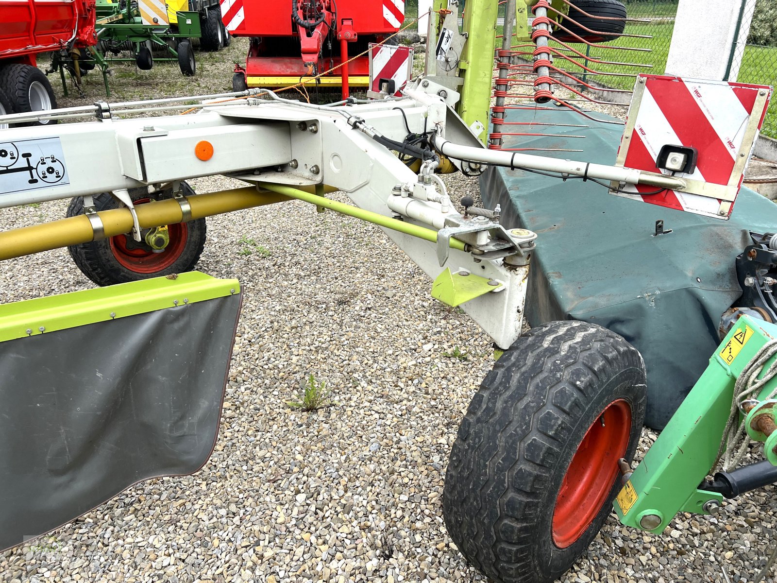 Schwader van het type CLAAS Liner 1250 Profil mit Nachtschwad-Funktion und zweitem Schwadtuch - Seitenschwader, Gebrauchtmaschine in Burgrieden (Foto 18)