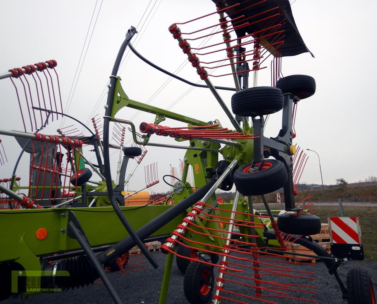 Schwader van het type CLAAS LINER 1600, Neumaschine in Homberg/Ohm - Maulbach (Foto 6)