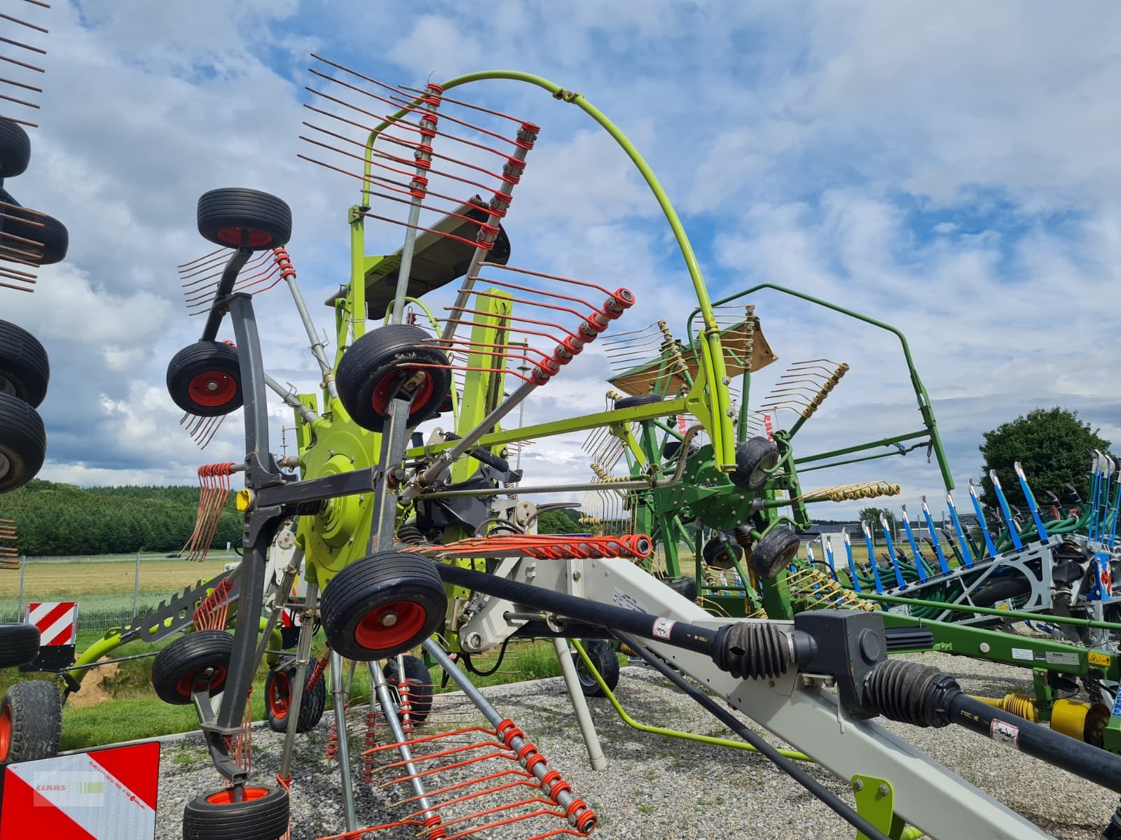 Schwader des Typs CLAAS Liner 1750 REPARATURBEDÜRFTIG !!!, Gebrauchtmaschine in Langenau (Bild 1)