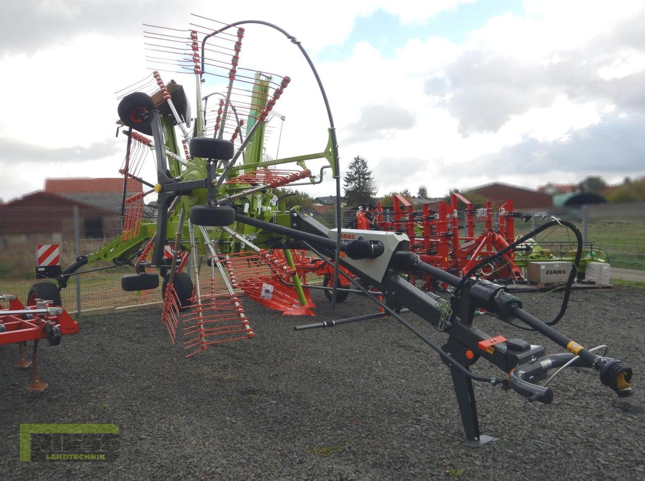 Schwader du type CLAAS LINER 1800 TWIN, Neumaschine en Homberg (Ohm) - Maulbach (Photo 2)