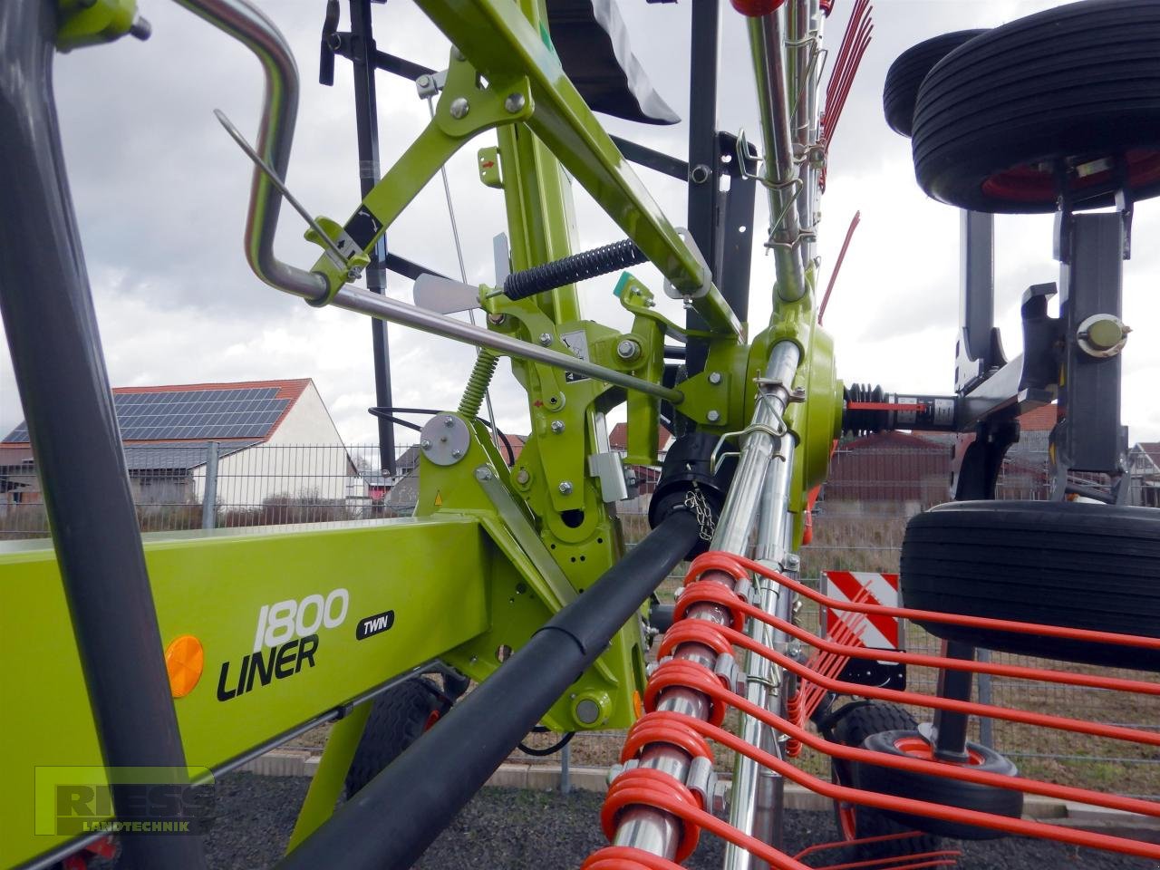 Schwader du type CLAAS LINER 1800 TWIN, Neumaschine en Homberg (Ohm) - Maulbach (Photo 7)