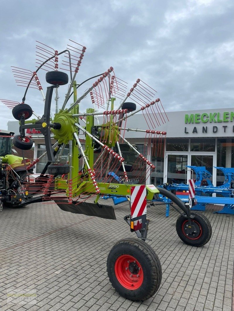 Schwader des Typs CLAAS LINER 2700 Trend, Neumaschine in Mühlengeez (Bild 3)