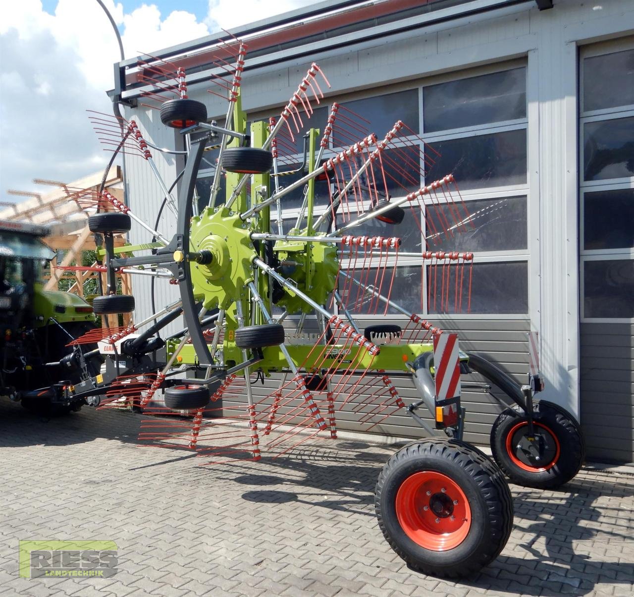 Schwader des Typs CLAAS LINER 2900 TREND 6-Rad Radgewichte, Neumaschine in Homberg (Ohm) - Maulbach (Bild 2)