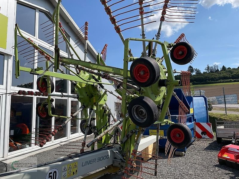 Schwader typu CLAAS Liner 3000 4-Kreiselschwader reparaturbedürftig, Gebrauchtmaschine w Rittersdorf (Zdjęcie 4)