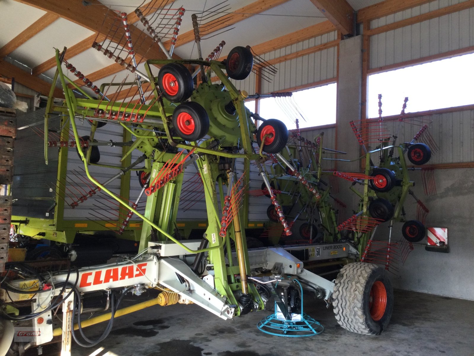 Schwader des Typs CLAAS Liner 3000, Gebrauchtmaschine in Kößlarn (Bild 1)