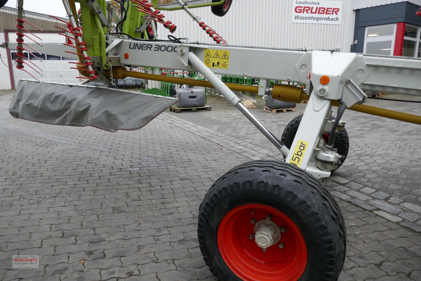 Schwader del tipo CLAAS Liner 3000, Gebrauchtmaschine en Dorfen (Imagen 4)