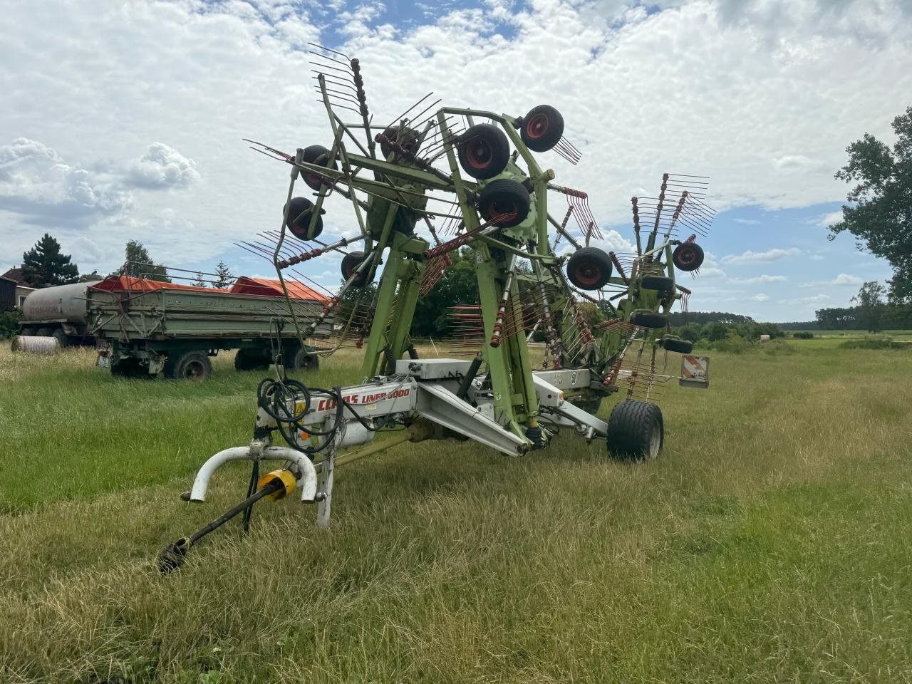 Schwader des Typs CLAAS Liner 3000, Gebrauchtmaschine in Könnern (Bild 4)