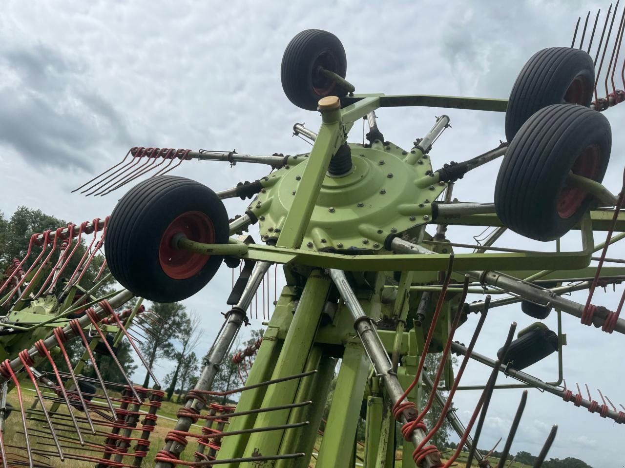 Schwader des Typs CLAAS Liner 3000, Gebrauchtmaschine in Könnern (Bild 7)