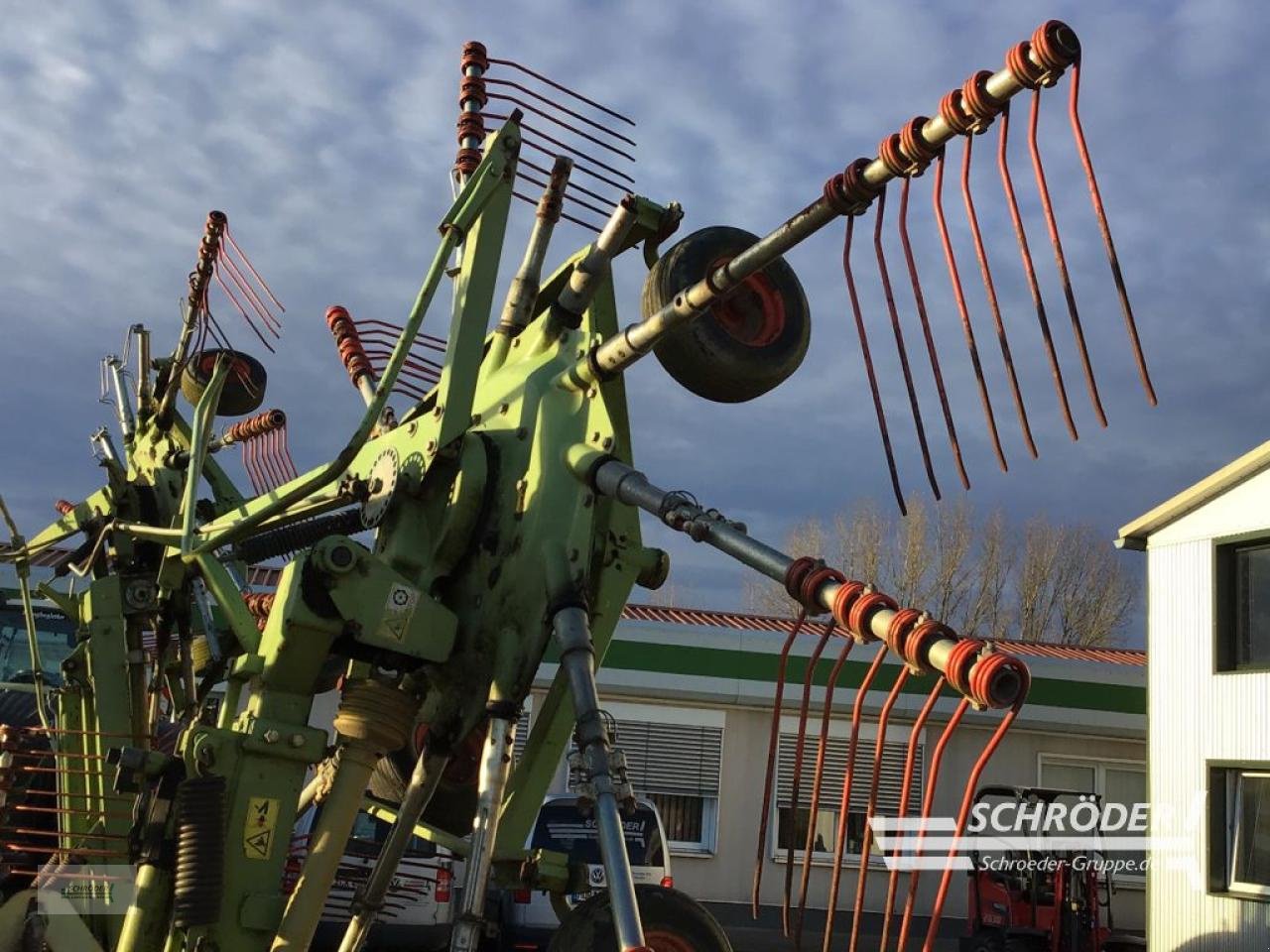 Schwader del tipo CLAAS LINER 3000, Gebrauchtmaschine en Penzlin (Imagen 8)