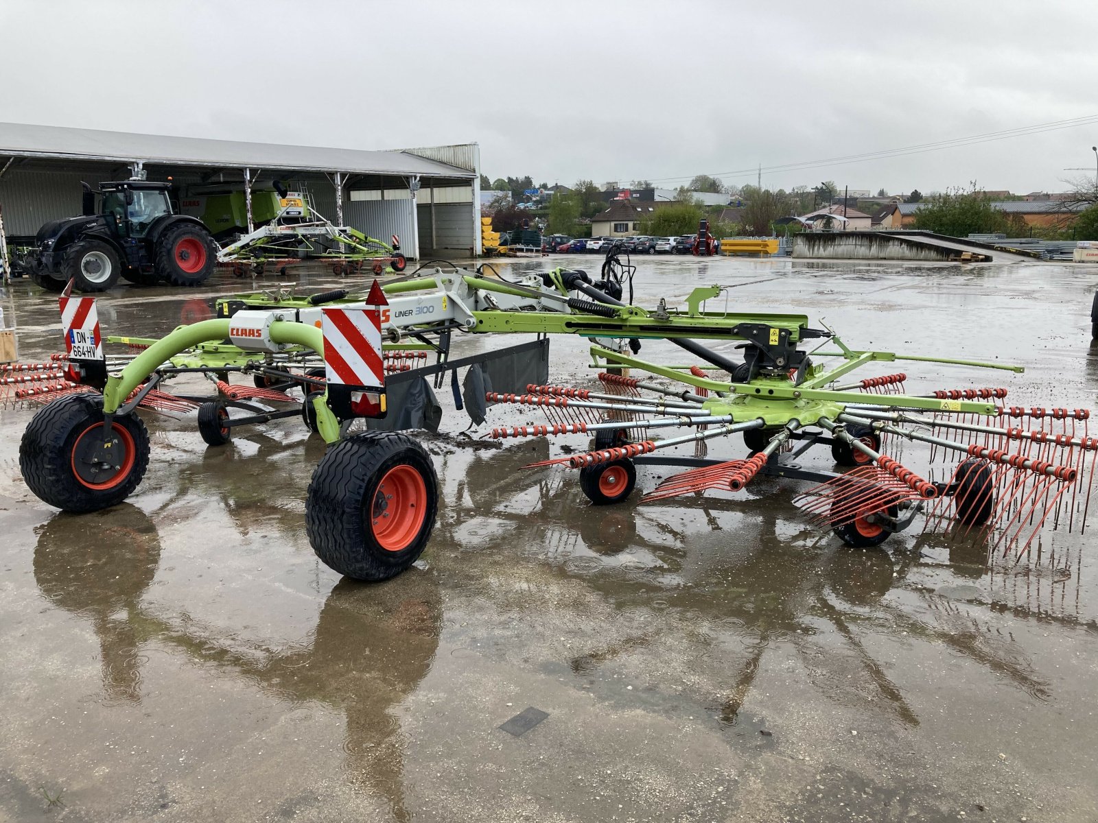 Schwader des Typs CLAAS LINER 3100, Gebrauchtmaschine in NOGENT (Bild 4)