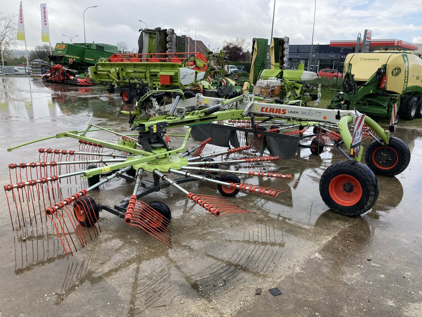 Schwader tip CLAAS LINER 3100, Gebrauchtmaschine in NOGENT (Poză 3)