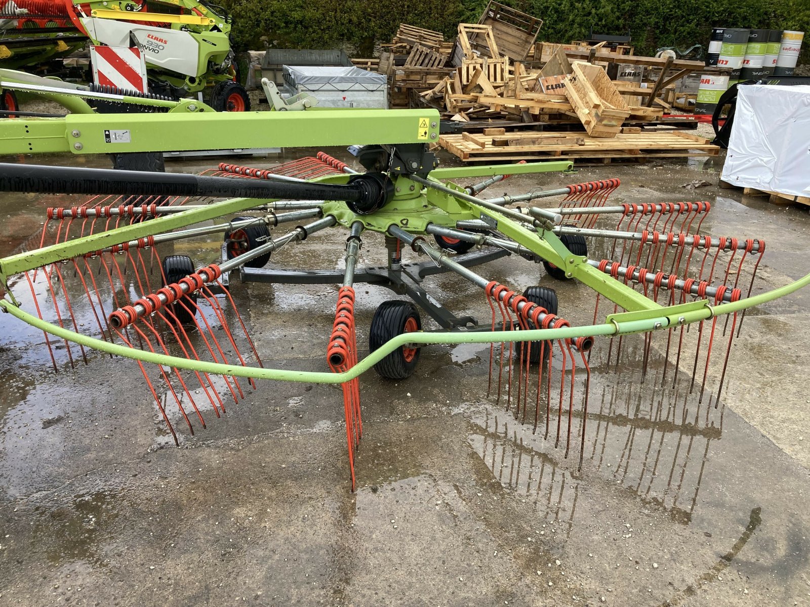 Schwader des Typs CLAAS LINER 3100, Gebrauchtmaschine in NOGENT (Bild 8)