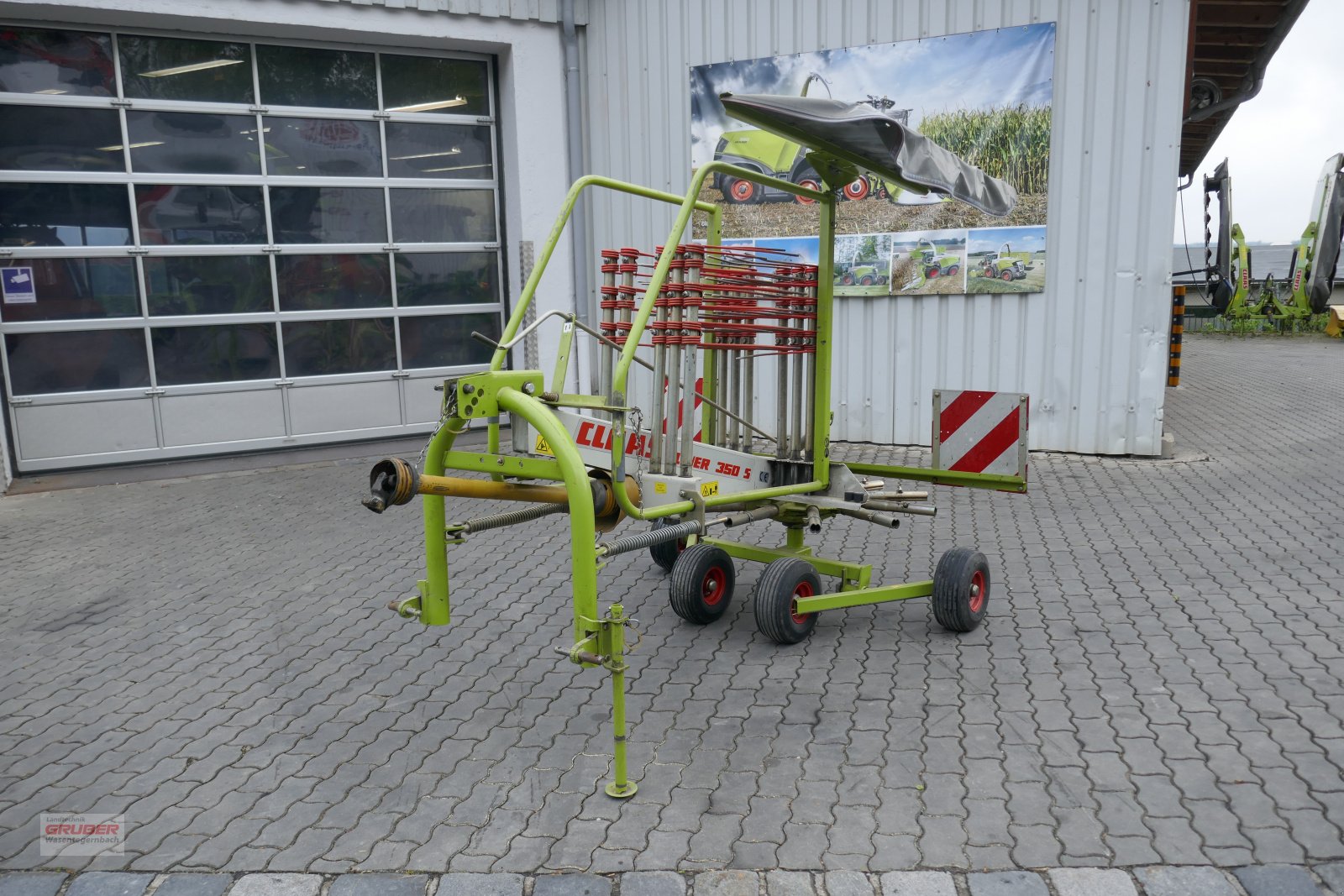 Schwader des Typs CLAAS Liner 350 S, Gebrauchtmaschine in Dorfen (Bild 1)