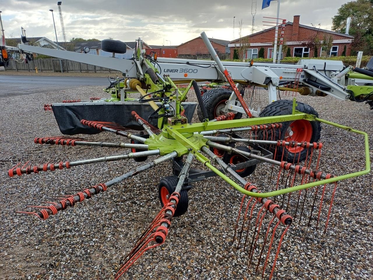 Schwader typu CLAAS LINER 3600, Gebrauchtmaschine w Skjern (Zdjęcie 7)