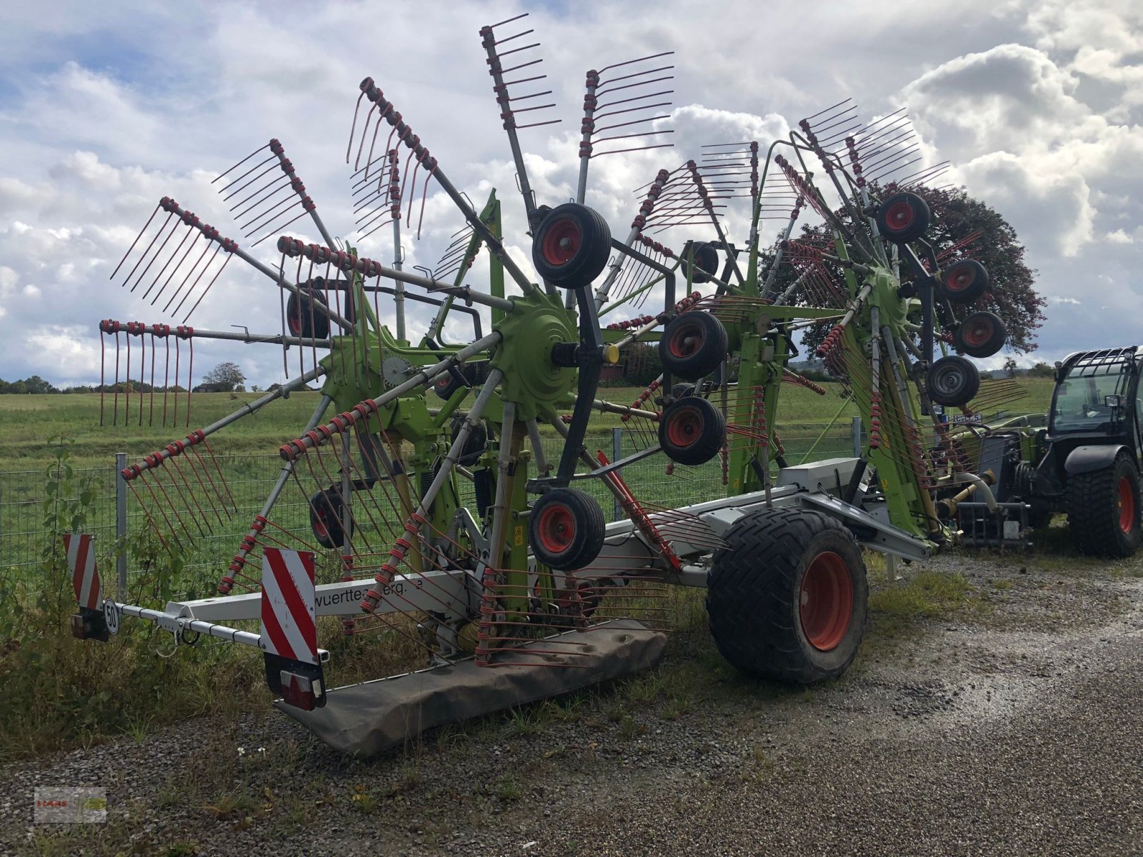 Schwader des Typs CLAAS Liner 3600, Gebrauchtmaschine in Neuenstein (Bild 2)