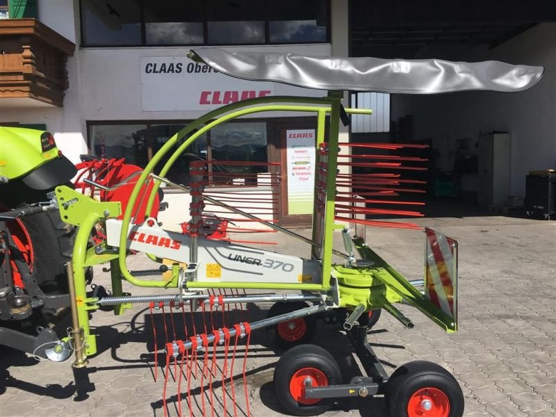 Schwader des Typs CLAAS LINER 370 TANDEM, Neumaschine in Obersöchering