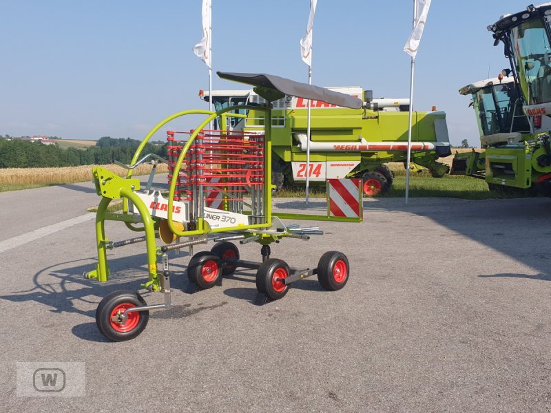 Schwader of the type CLAAS Liner 370, Neumaschine in Zell an der Pram (Picture 1)