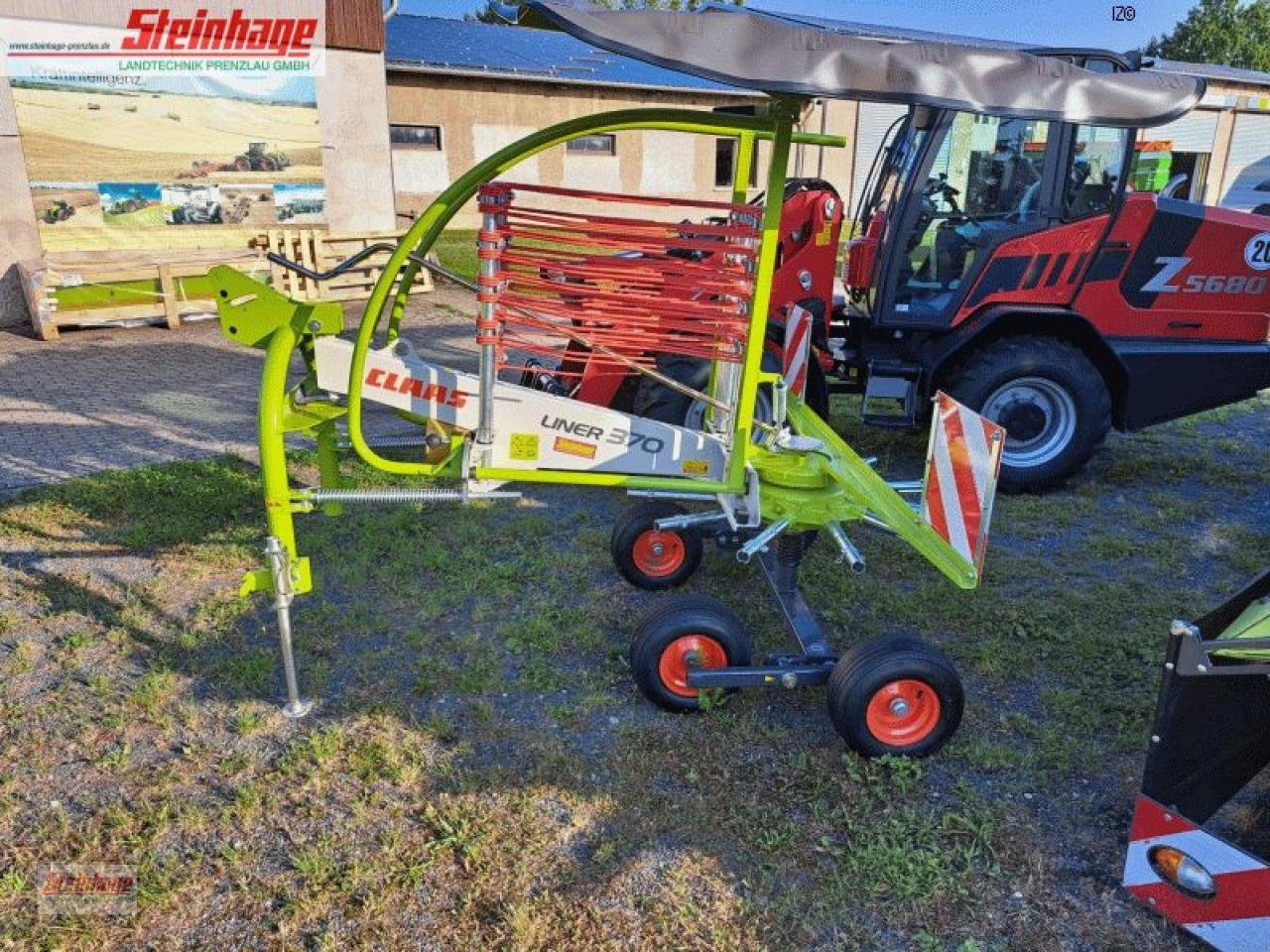 Schwader des Typs CLAAS Liner 370, Neumaschine in Rollwitz (Bild 4)