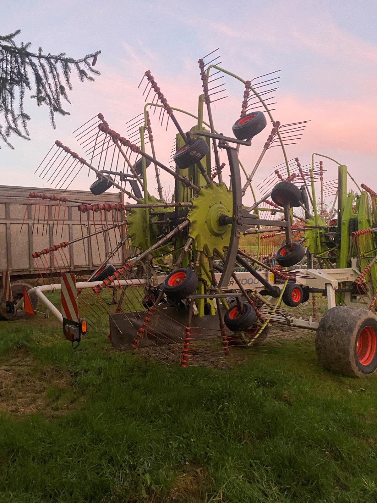 Schwader of the type CLAAS LINER 4000, Gebrauchtmaschine in Tim (Picture 2)