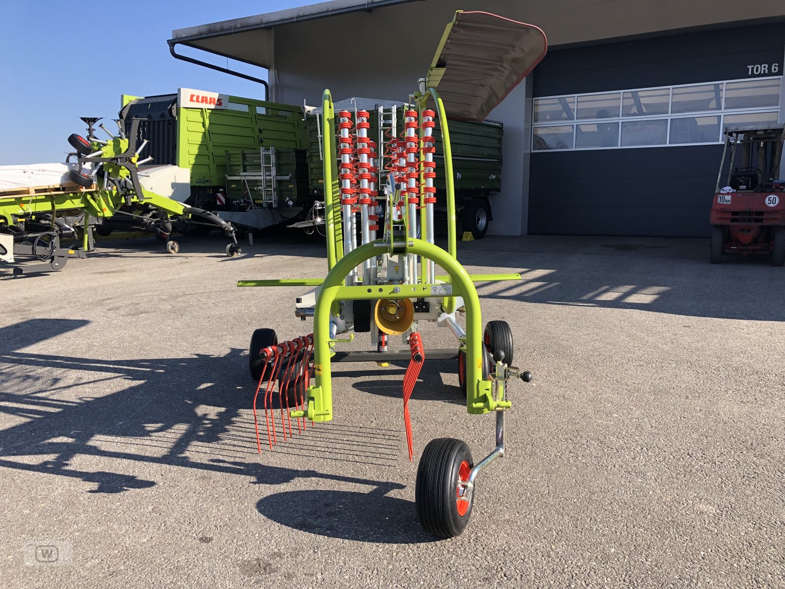 Schwader van het type CLAAS Liner 420, Neumaschine in Zell an der Pram (Foto 9)