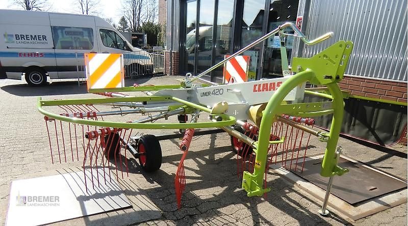 Schwader des Typs CLAAS LINER 420, Gebrauchtmaschine in Asendorf (Bild 11)