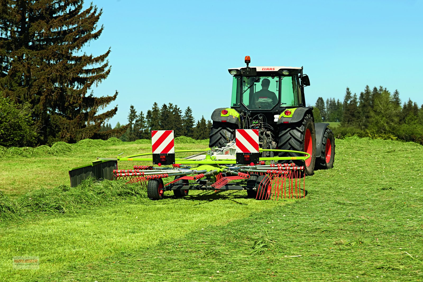 Schwader of the type CLAAS Liner 450, Neumaschine in Dorfen (Picture 1)