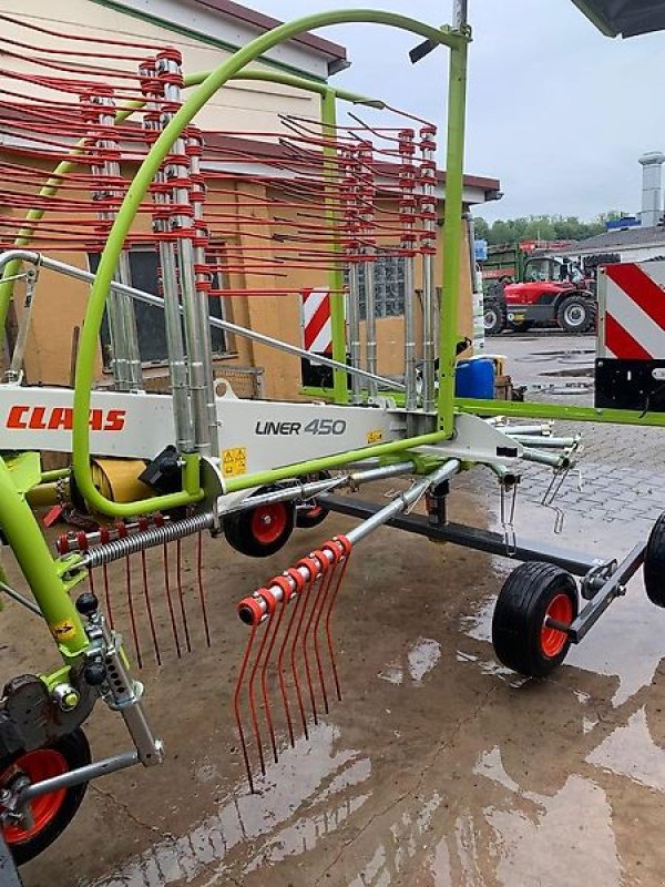 Schwader des Typs CLAAS Liner 450, Vorführmaschine in Walzbachtal-Jöhlingen (Bild 3)