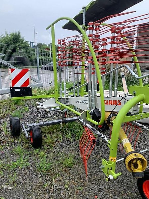 Schwader of the type CLAAS Liner 450, Vorführmaschine in Walzbachtal-Jöhlingen (Picture 2)