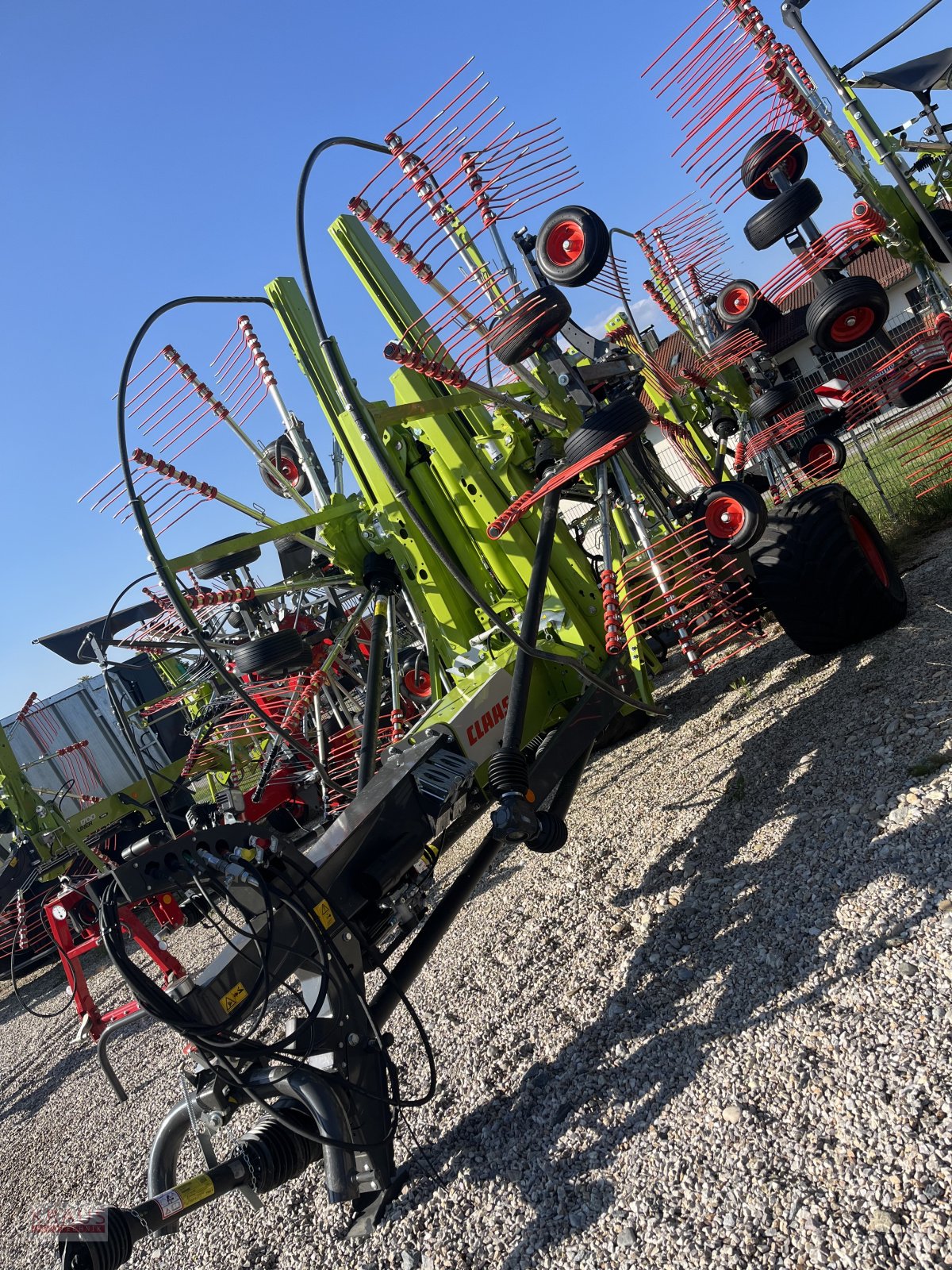 Schwader of the type CLAAS Liner 4700 Trend und Buesnis zum Sonderpreis, Neumaschine in Geiersthal (Picture 1)