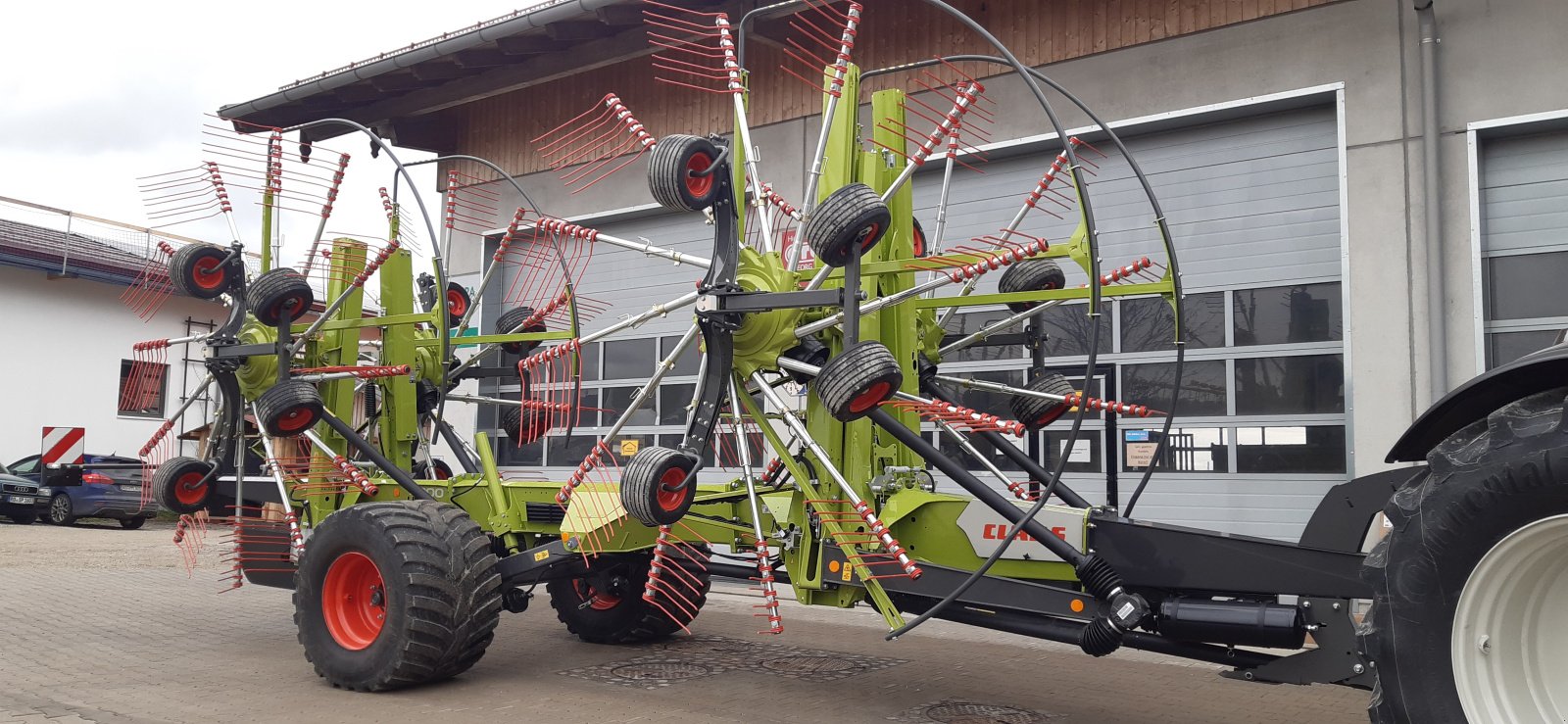 Schwader of the type CLAAS liner 4800 Business, Neumaschine in Höslwang (Picture 3)