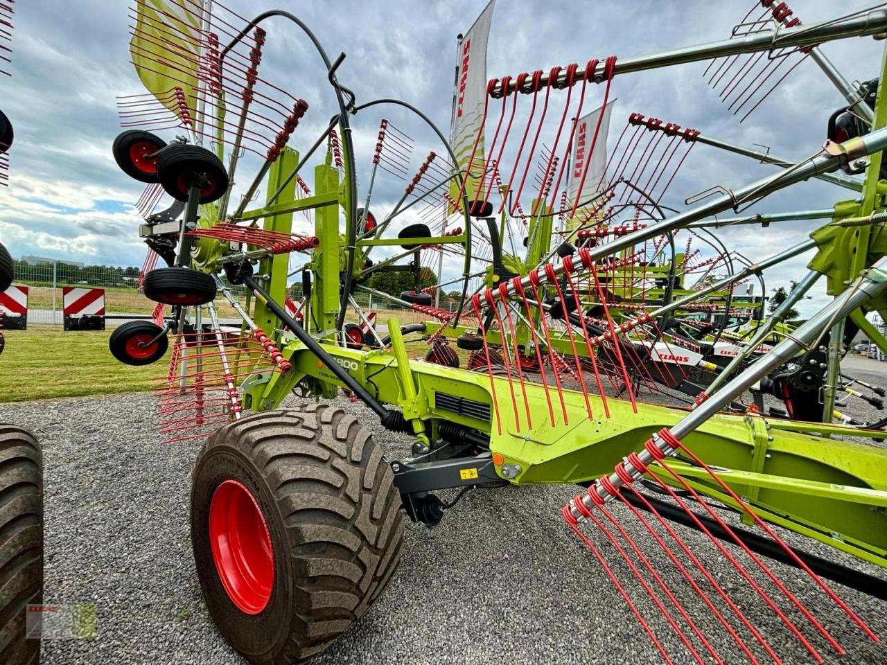 Schwader del tipo CLAAS LINER 4800 TREND, NEU !, Neumaschine en Westerstede (Imagen 4)