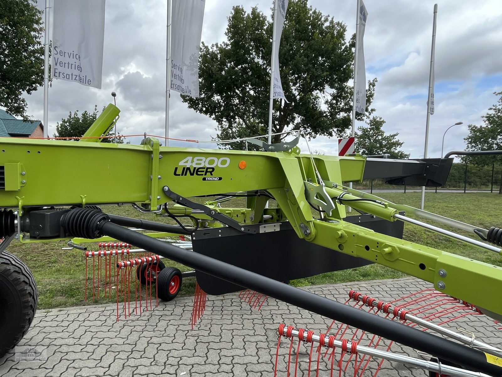 Schwader typu CLAAS LINER 4800 Trend, Neumaschine w Stralendorf (Zdjęcie 8)