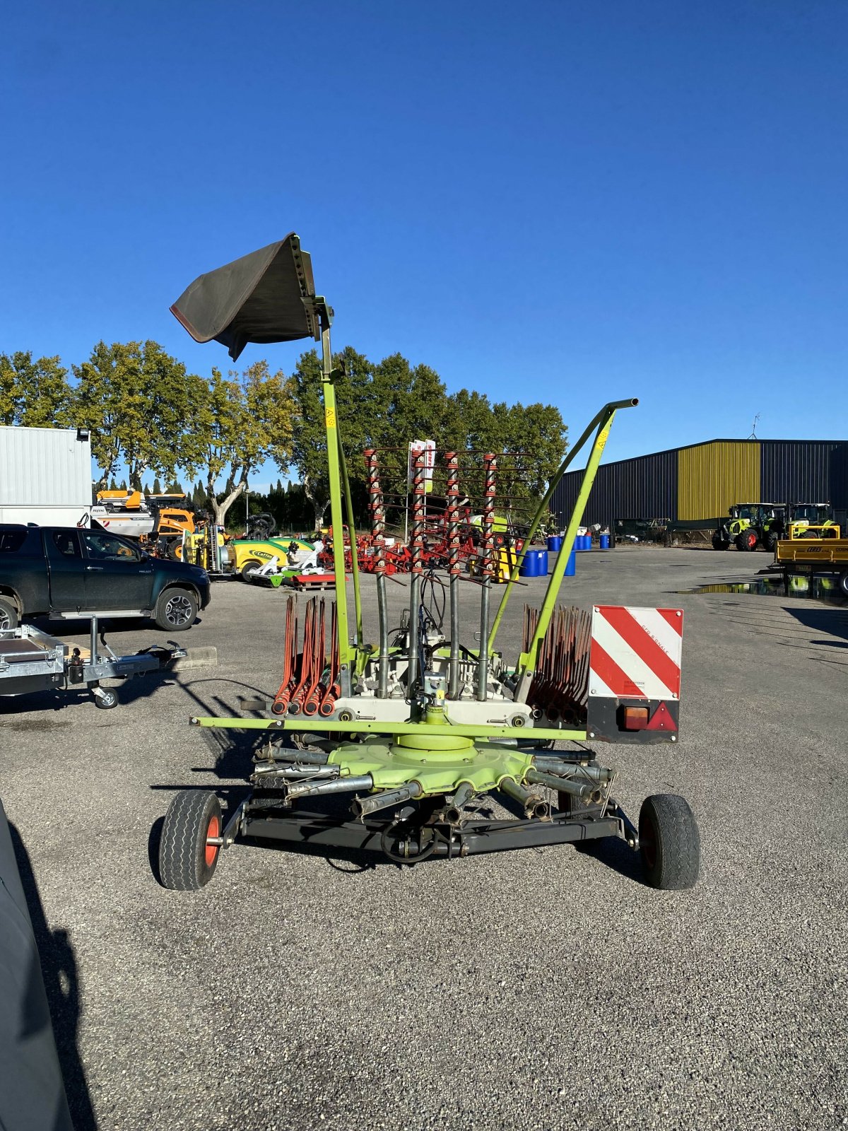 Schwader van het type CLAAS LINER 550 T, Gebrauchtmaschine in SAINT ANDIOL (Foto 5)